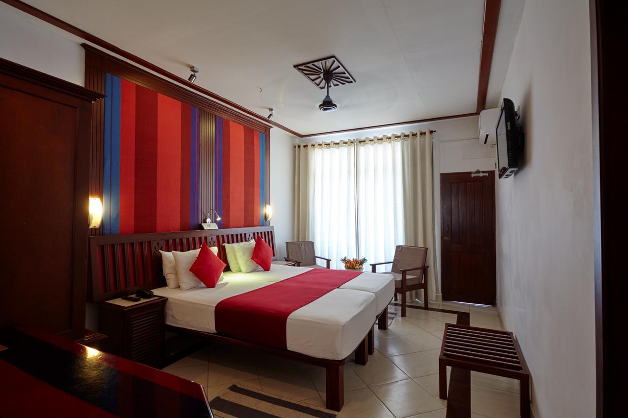 Coral Sands Hotel Hikkaduwa Esterno foto